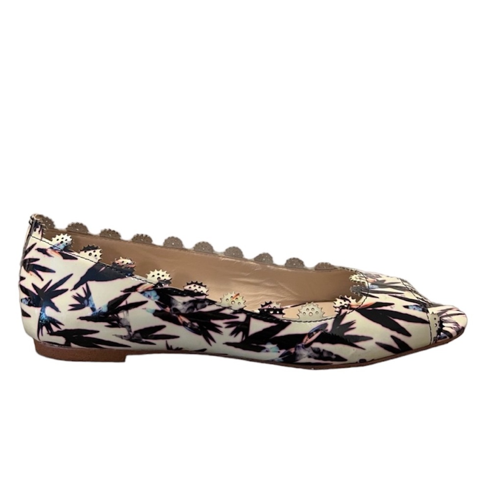 Artelier Nicole Miller tampa flats cream with black accent colours Leather sz 7